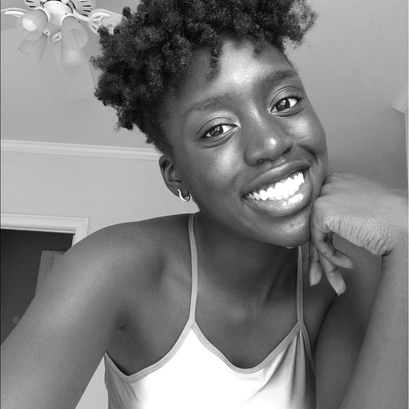 Meet your Posher, Kemi - Picture 1 of 1